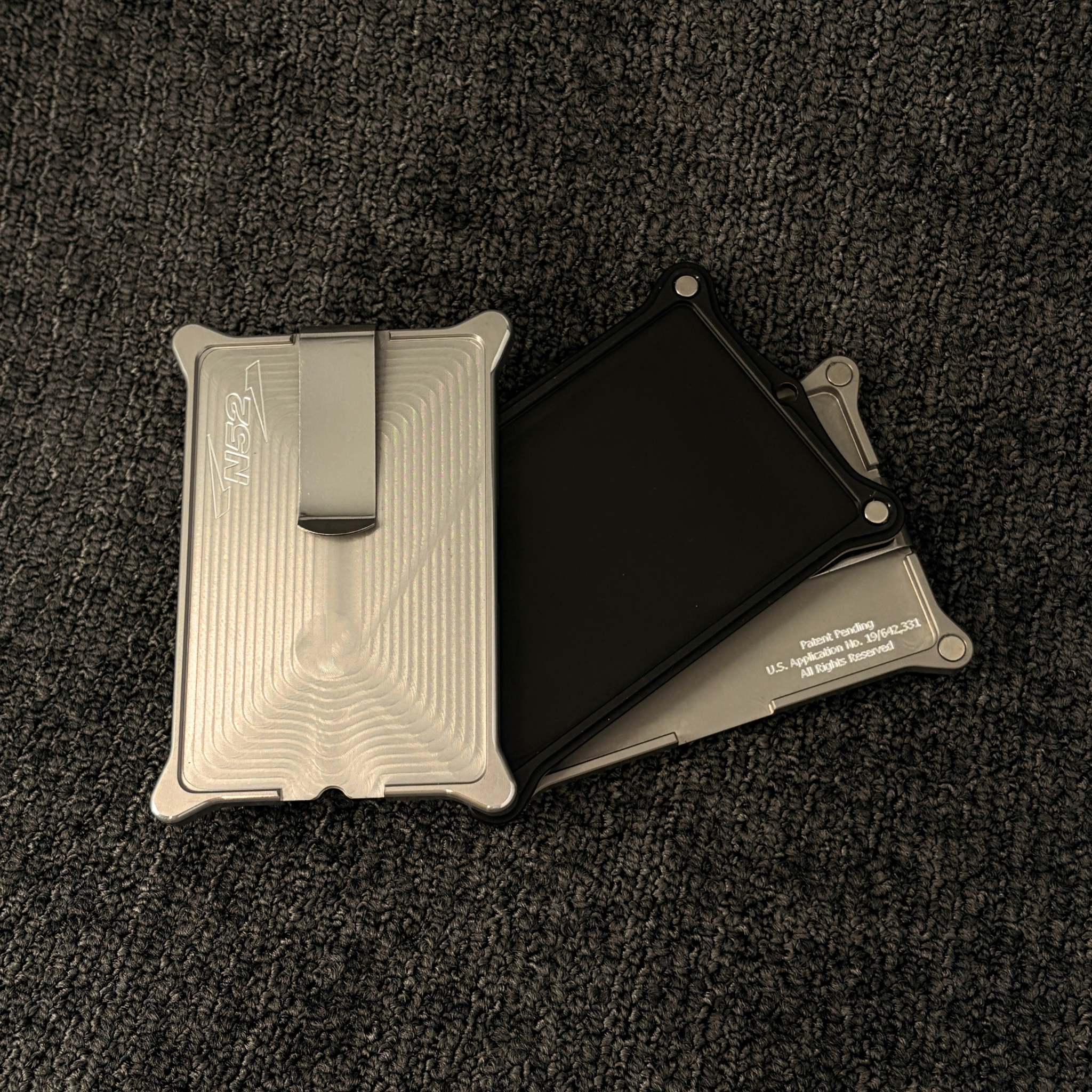 N52 Wallet — Silver